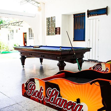Club Bella Suiza - Carlos Ossa Escobar Marsella  Exterior photo
