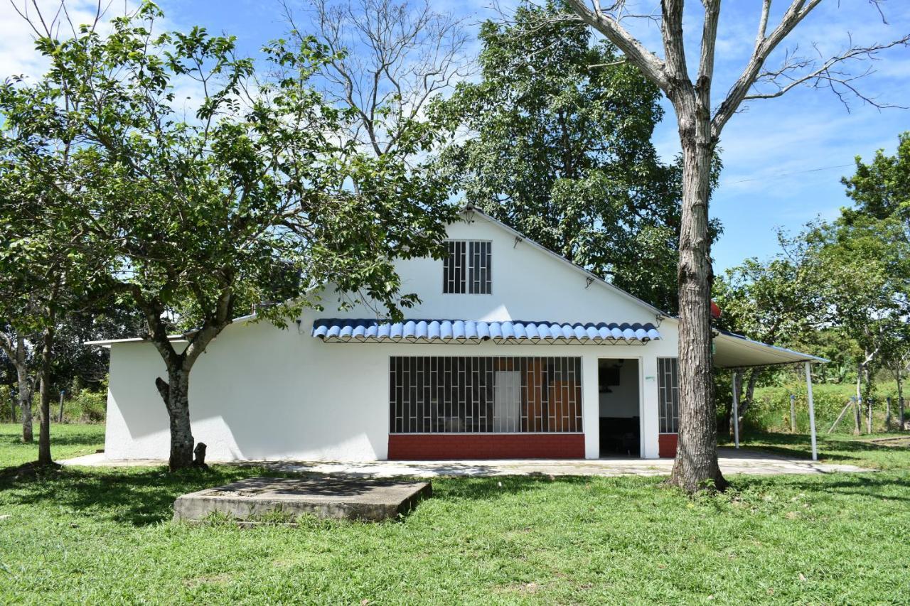Club Bella Suiza - Carlos Ossa Escobar Marsella  Exterior photo