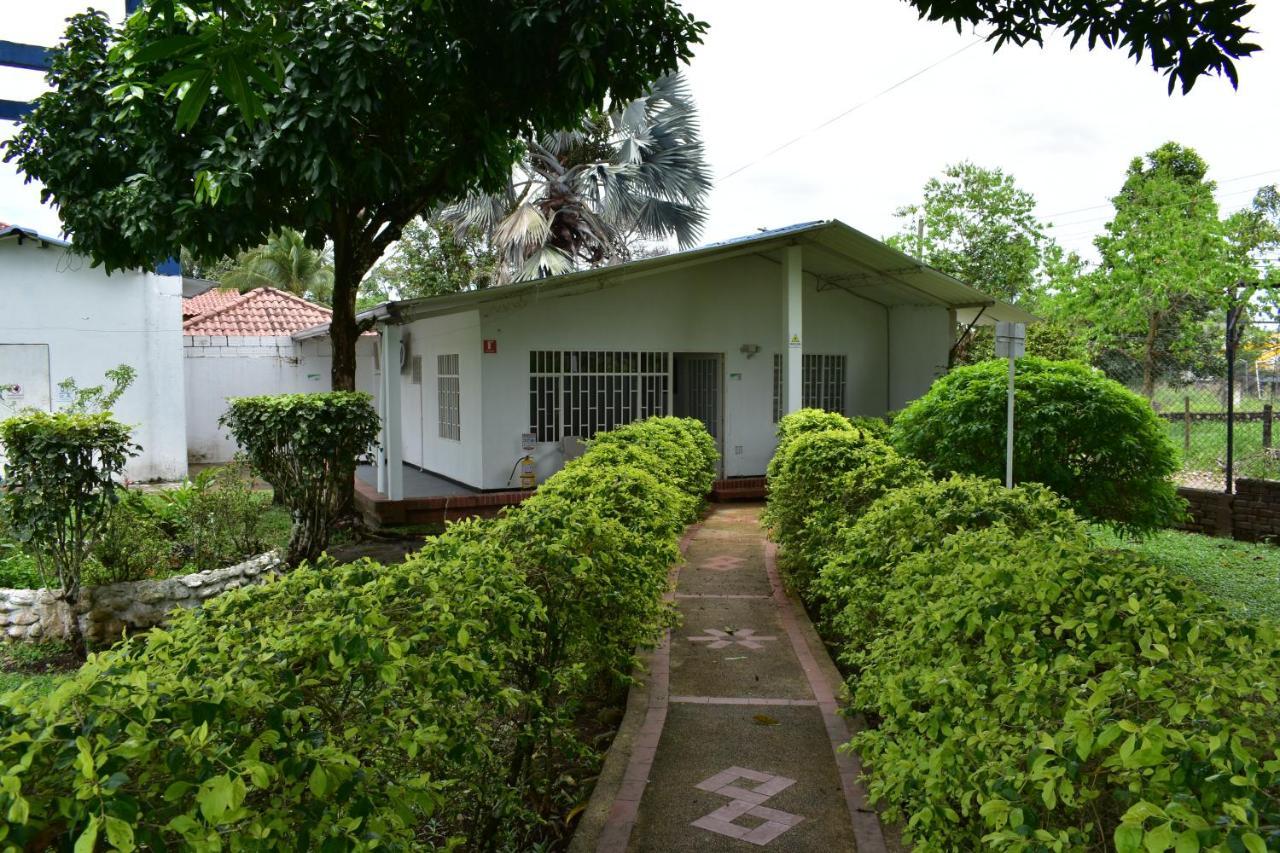 Club Bella Suiza - Carlos Ossa Escobar Marsella  Exterior photo