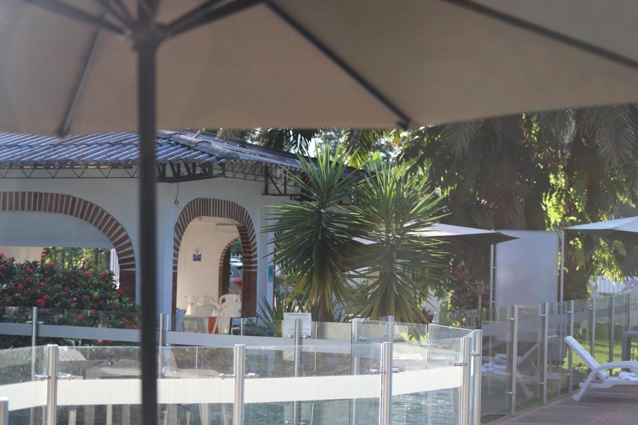 Club Bella Suiza - Carlos Ossa Escobar Marsella  Exterior photo