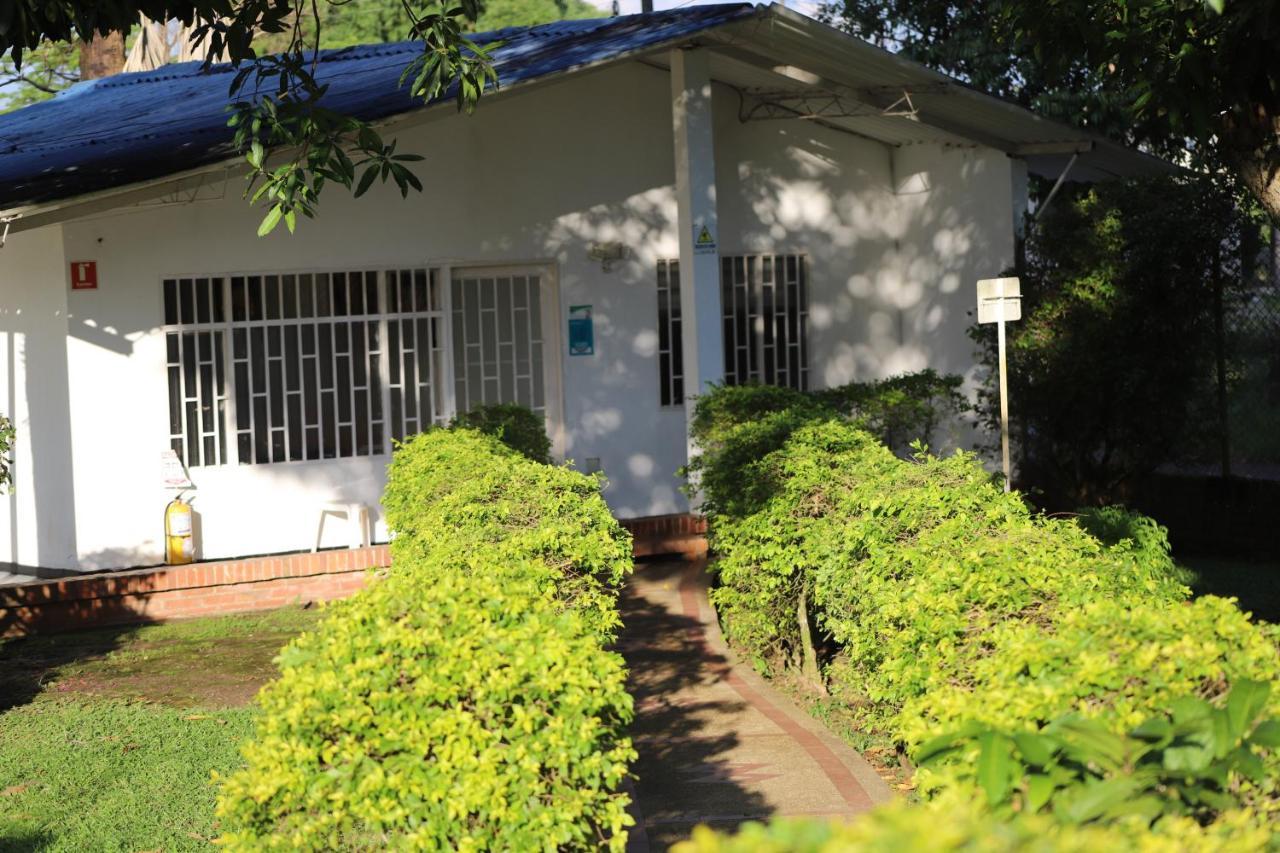 Club Bella Suiza - Carlos Ossa Escobar Marsella  Exterior photo
