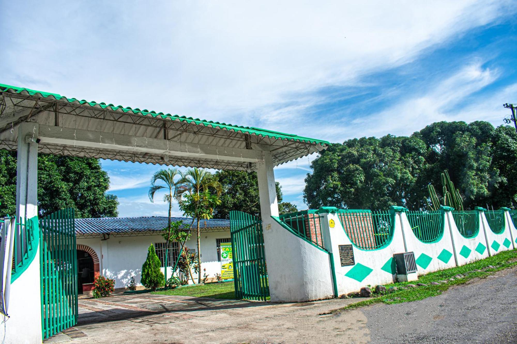 Club Bella Suiza - Carlos Ossa Escobar Marsella  Exterior photo
