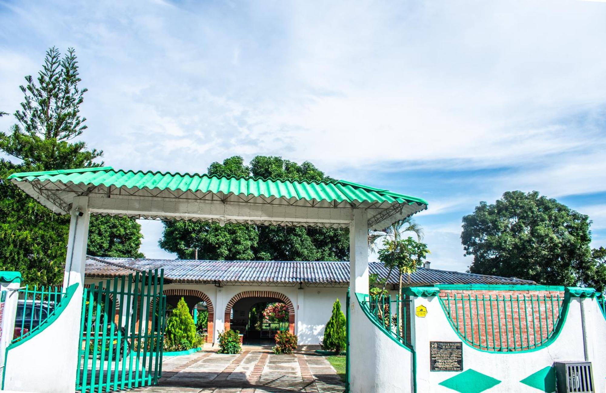 Club Bella Suiza - Carlos Ossa Escobar Marsella  Exterior photo